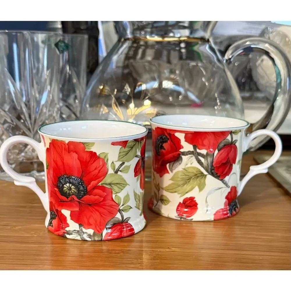 Milton China Hot Drinks in‎ Pretty Red Poppies on Porcelain Set of 2 Small Mugs